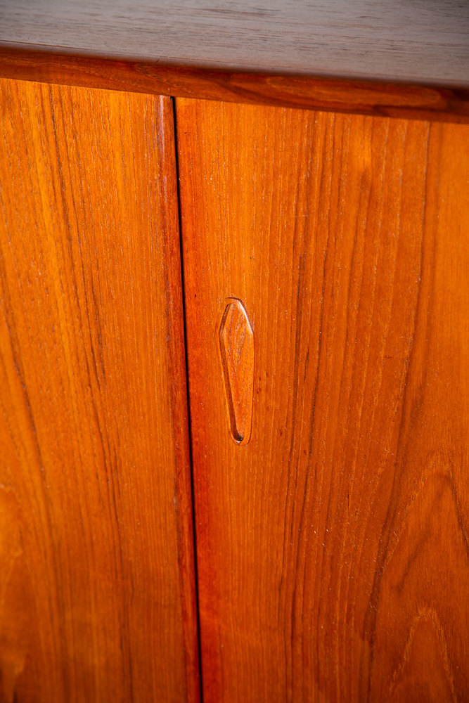 Mid Century Danish Modern Credenza Teak Sideboard Large Cabinet Drawers Doors NM - Image 7