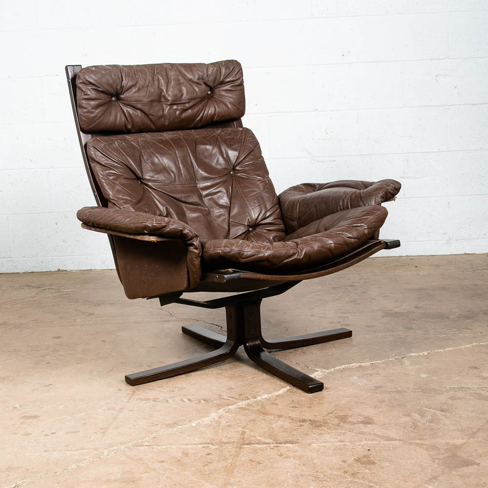Mid Century Danish Modern Lounge Chair Brown Leather Swivel Tufted Armchair VG