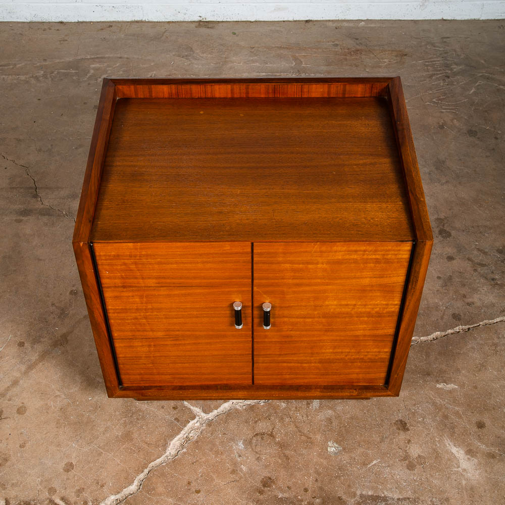 Mid Century Modern Nightstand End Side Table Glenn of California Walnut Doors - Image 4