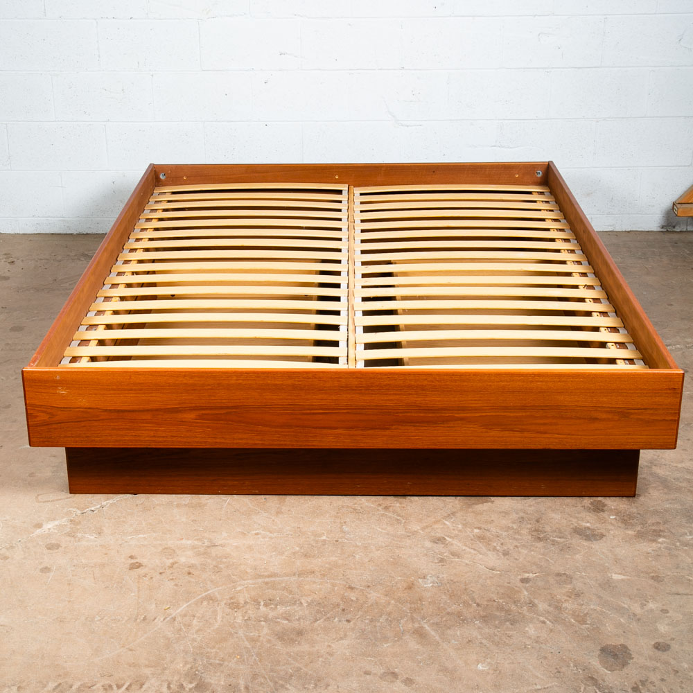 Mid Century Danish Modern Headboard Bed Frame Teak Floating Queen Size Storage