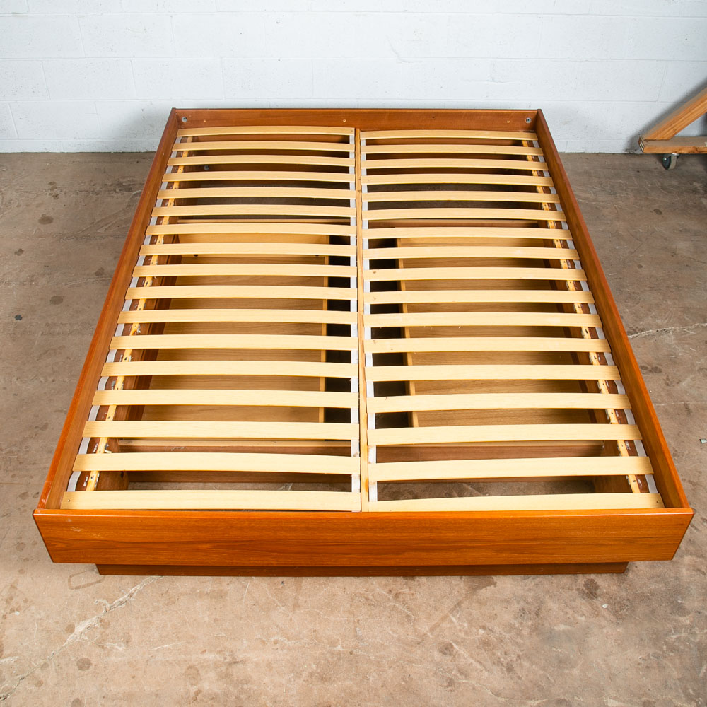 Mid Century Danish Modern Headboard Bed Frame Teak Floating Queen Size Storage - Image 4