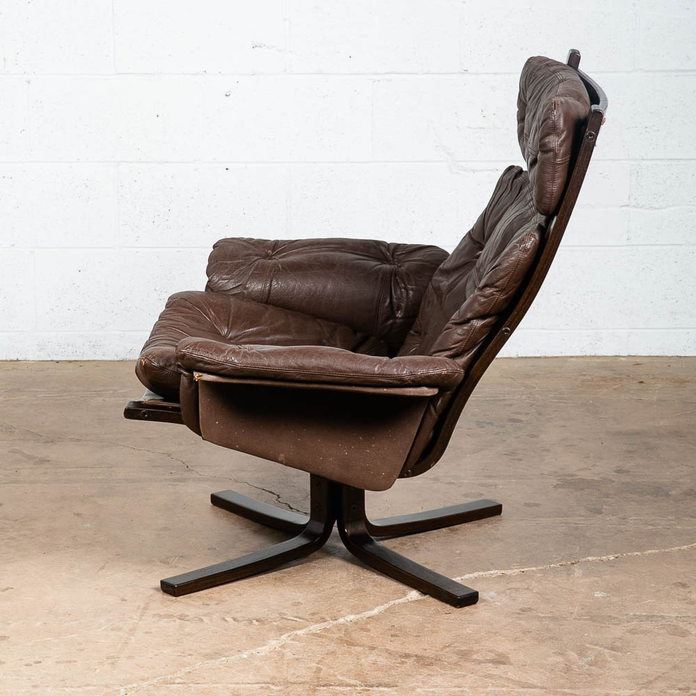 Mid Century Danish Modern Lounge Chair Brown Leather Swivel Tufted Armchair VG - Image 4