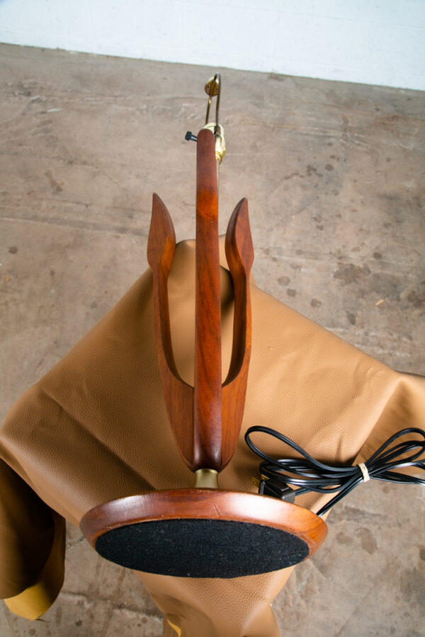 Mid Century Modern Table Lamp Sculptural Walnut Wood Adrian Pearsall Kagan Brass - Image 5
