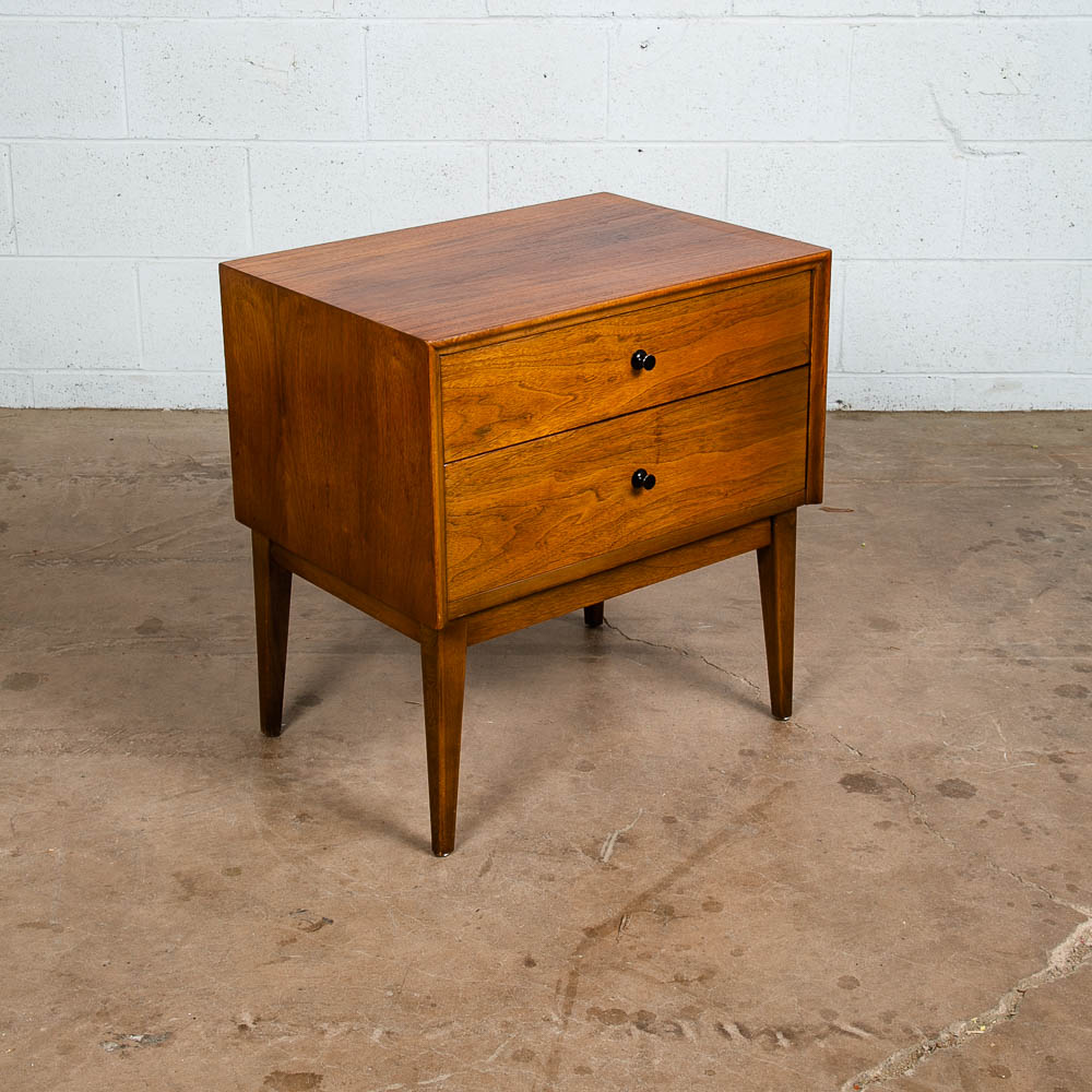 Mid Century Modern Nightstand End Side Table Walnut 2 Drawer American Vintage NM - Image 6