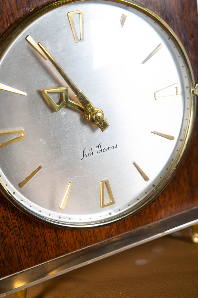 Mid Century Modern Clock Mantle Brass Wood Case Seth Thomas Electric Working VG - Image 8