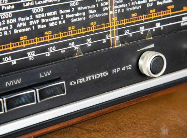 Vintage Grundig RF 412 Ampli Radio Receiver AS IS Rosewood Hifi Vintage Tabletop - Image 12