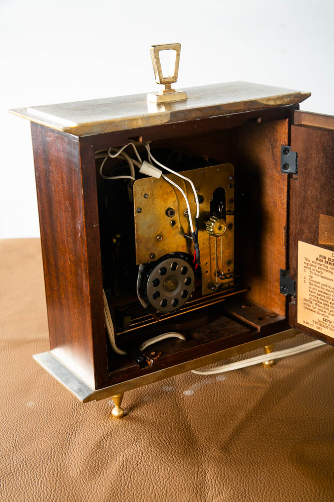 Mid Century Modern Clock Mantle Brass Wood Case Seth Thomas Electric Working VG - Image 5