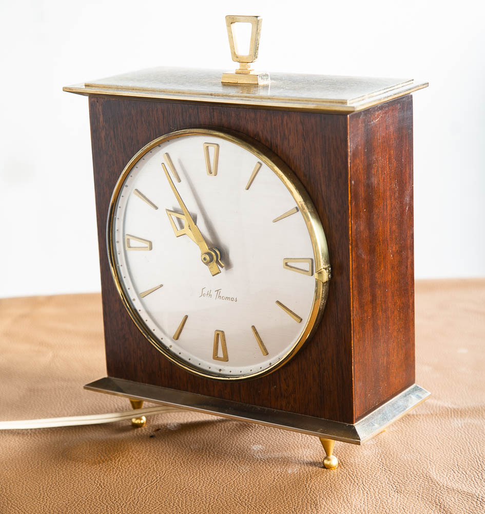 Mid Century Modern Clock Mantle Brass Wood Case Seth Thomas Electric Working VG - Image 7