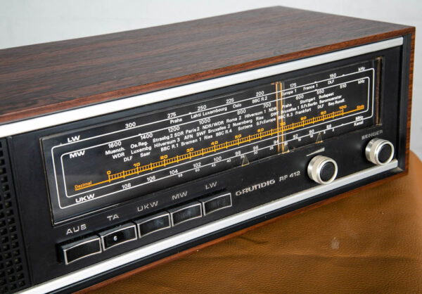 Vintage Grundig RF 412 Ampli Radio Receiver AS IS Rosewood Hifi Vintage Tabletop - Image 5
