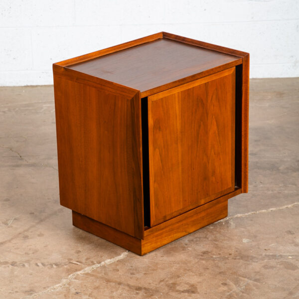 Mid Century Modern Nightstand End Side Table Dillingham Esprit Walnut Drawer Mcm