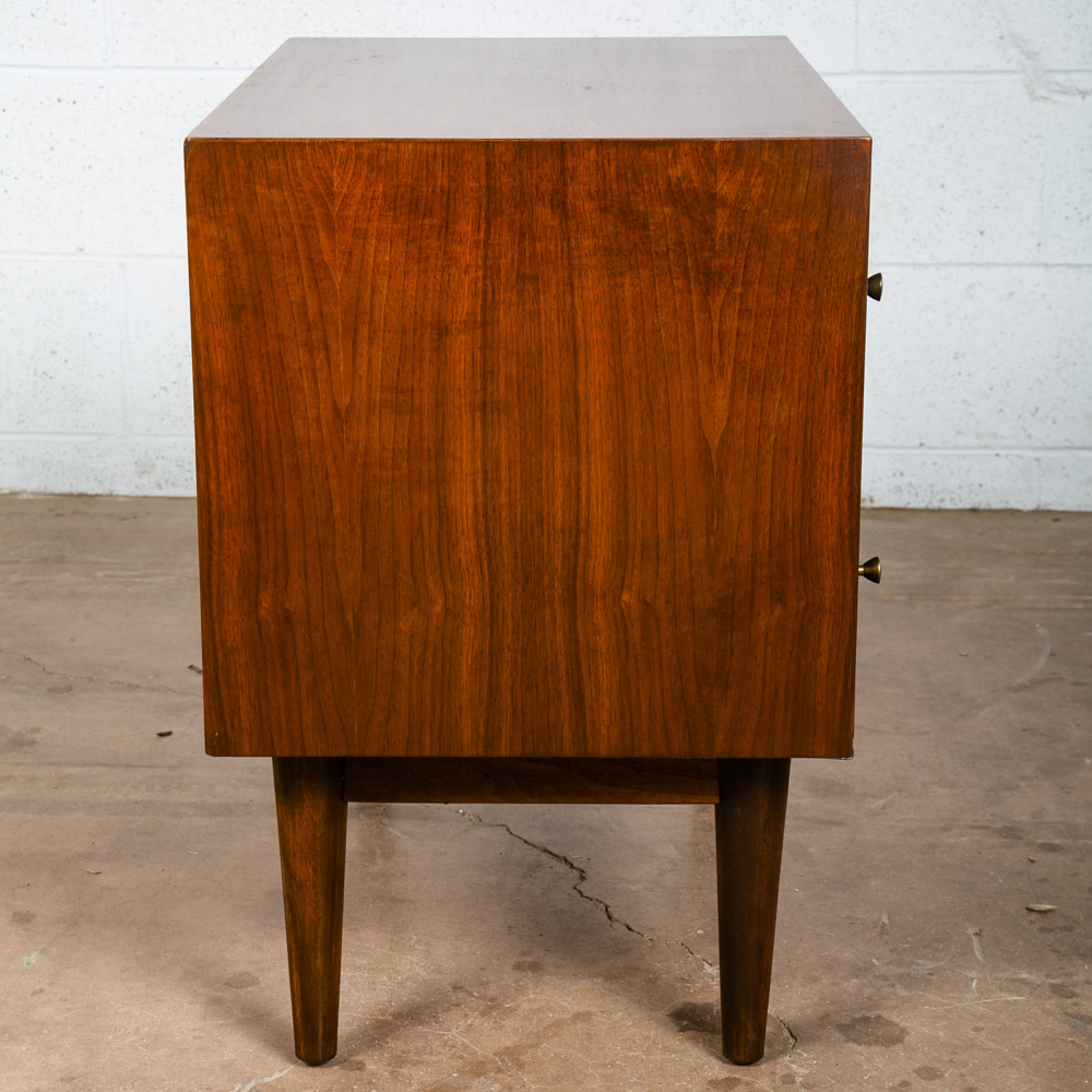 Mid Century Modern Chest of Drawers Dresser Walnut 2 Drawer Stanley Vintage Mcm - Image 5