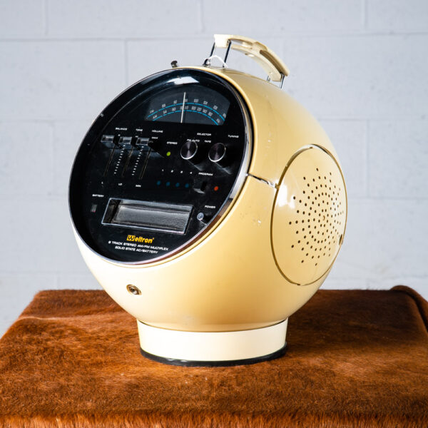 Mid Century Modern Weltron 2001 Space Ball Retro AM/FM Radio Stereo 8Track White - Image 3