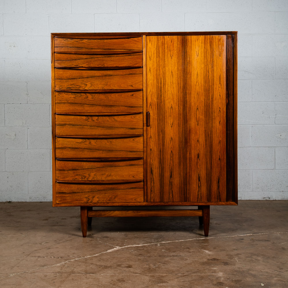 Mid Century Danish Modern Gentleman's Chest Dresser 17 Drawer Rosewood Madsen NM