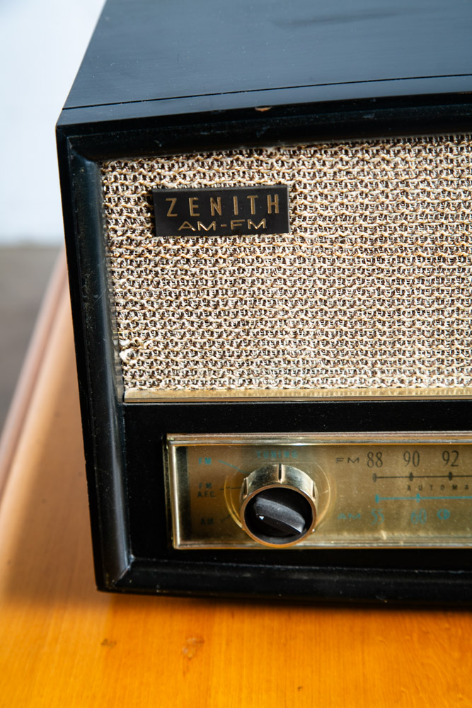 Mid Century Modern Radio Hifi Zenith Black Wood 2 Knobs Tube Vintage AM/FM Parts - Image 6