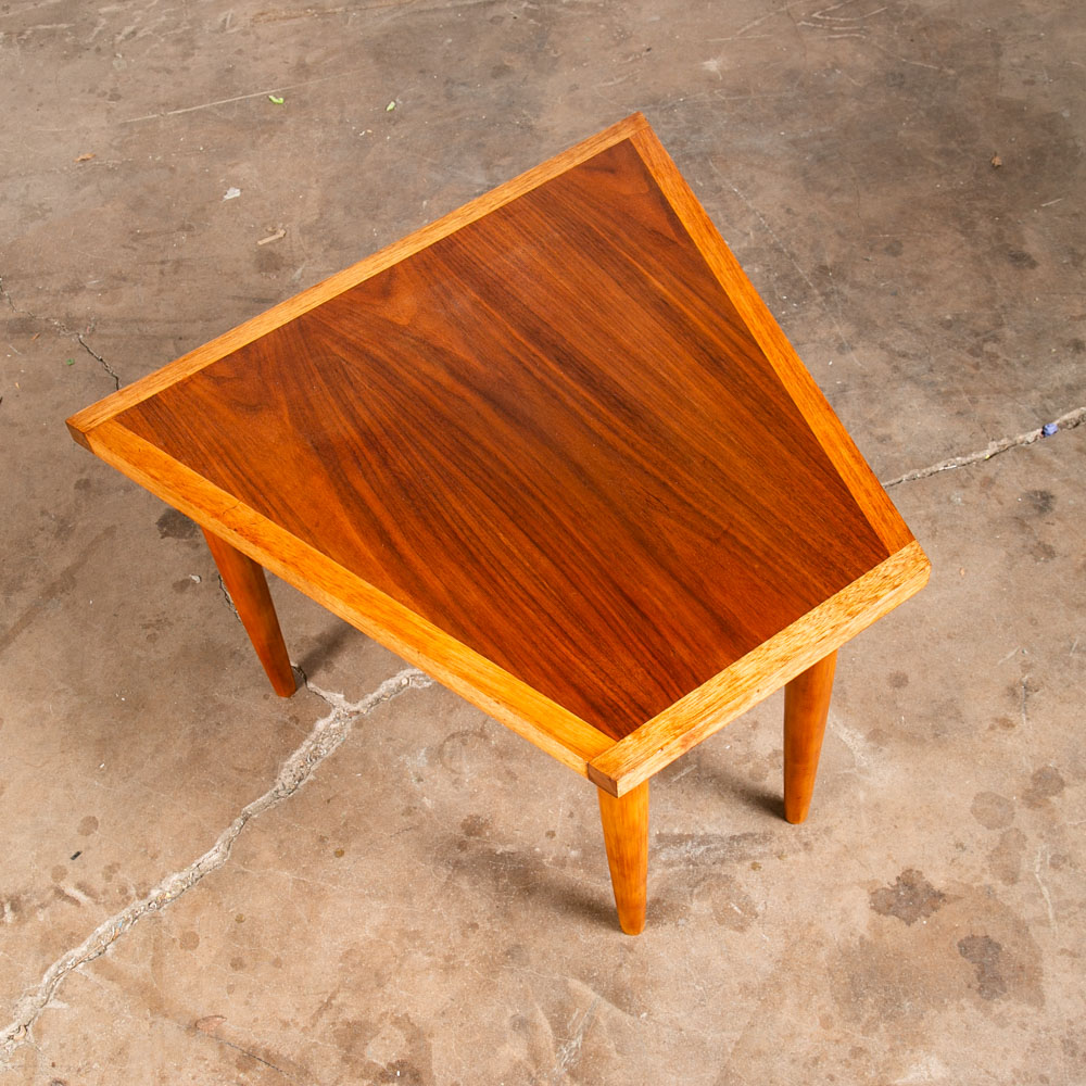 Mid Century Modern Side Table End Lane Wedge 4 Legs Walnut Vintage Drexel Mcm