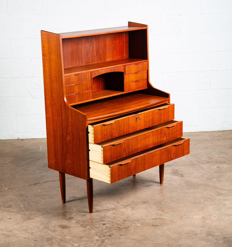 Mid Century Danish Modern Secretary Desk Bureau Denmark Vintage Drawers Vanity - Image 4