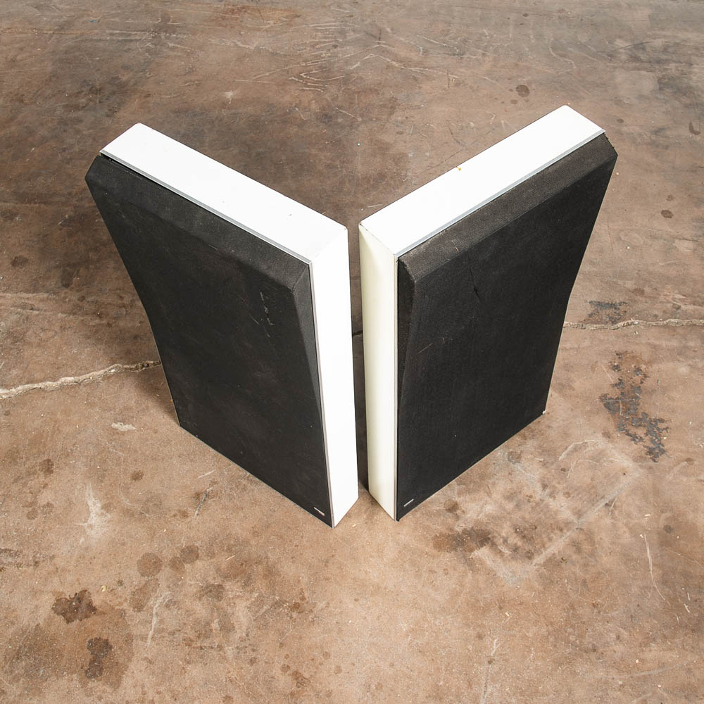 Mid Century Danish Modern Speakers Set White Bang & Olufsen Beovox P45 B&O 6307 - Image 2