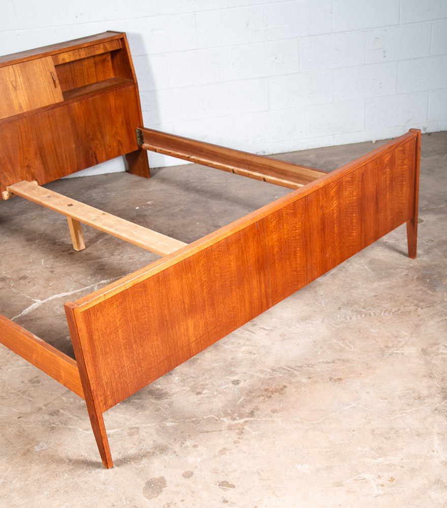 Mid Century Danish Modern Headboard Bed Frame Teak Double Size Storage - Image 5