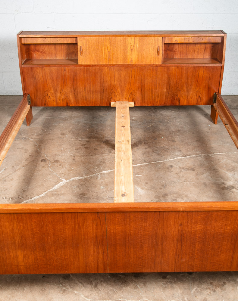 Mid Century Danish Modern Headboard Bed Frame Teak Double Size Storage - Image 3