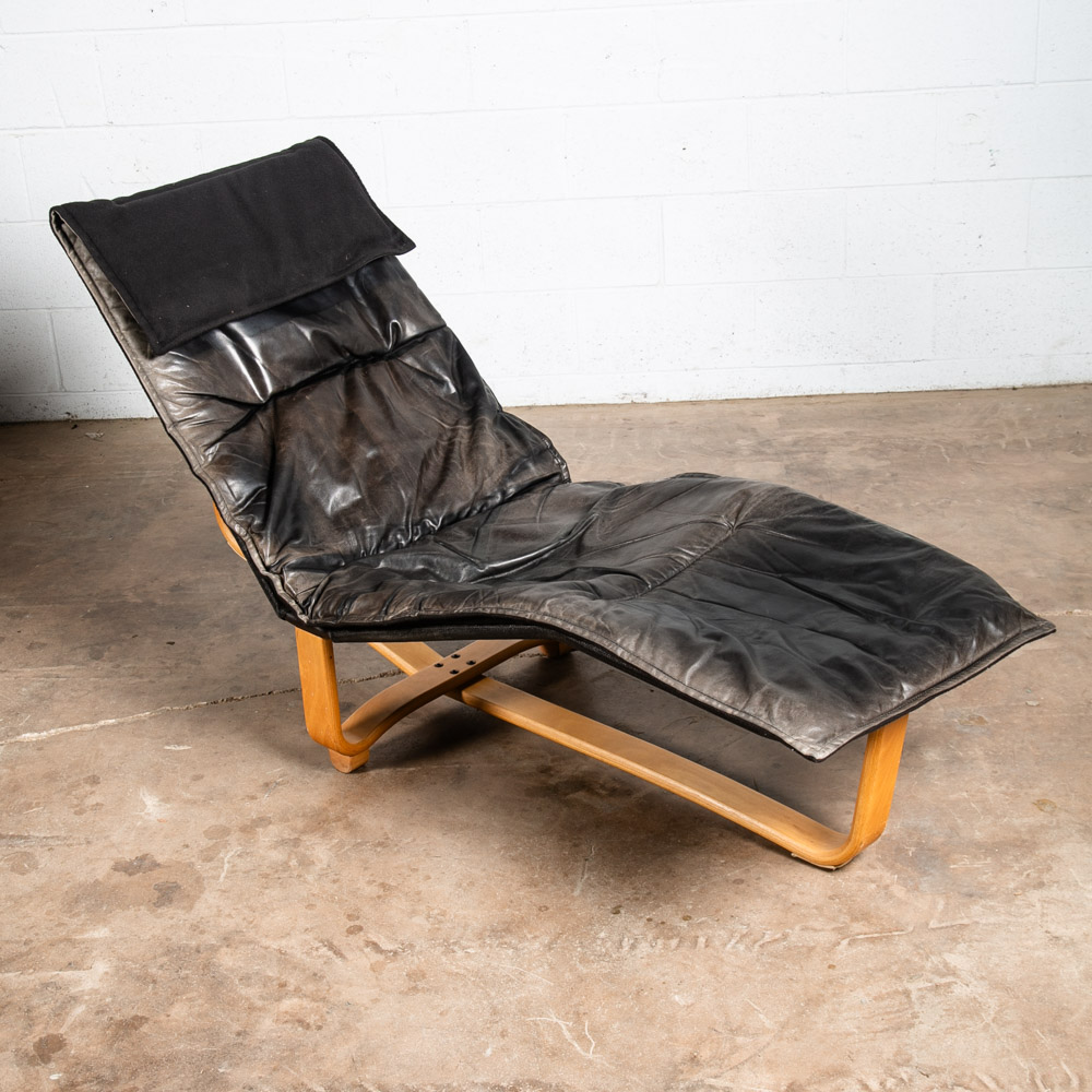 Mid Century Danish Modern Lounge Chair Chaise Black Leather Westnofa Reversible - Image 2