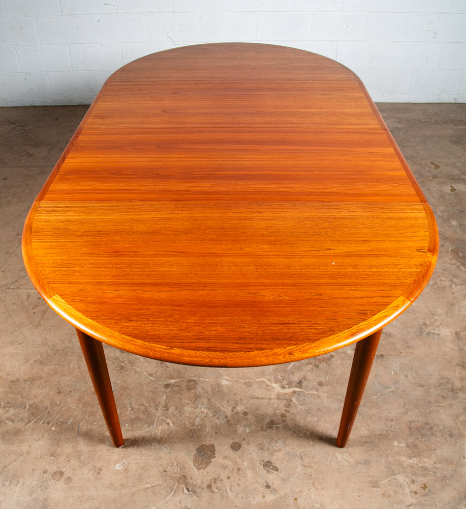 Denmark teak テーブル Mid Century Danish Dining Table Teak Round Expanding leaf x