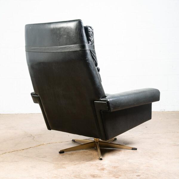 Mid Century Danish Modern Lounge Chair Georg Thams Black Leather Denmark Swivel - Image 5