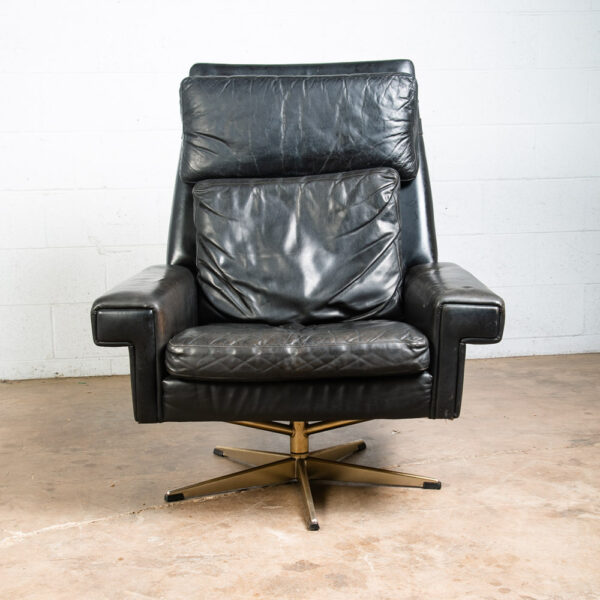 Mid Century Danish Modern Lounge Chair Georg Thams Black Leather Denmark Swivel - Image 3