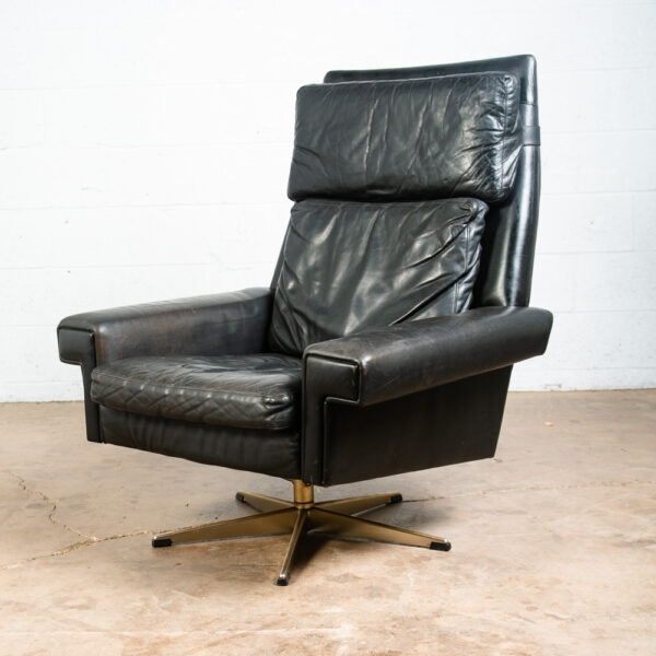 Mid Century Danish Modern Lounge Chair Georg Thams Black Leather Denmark Swivel - Image 2