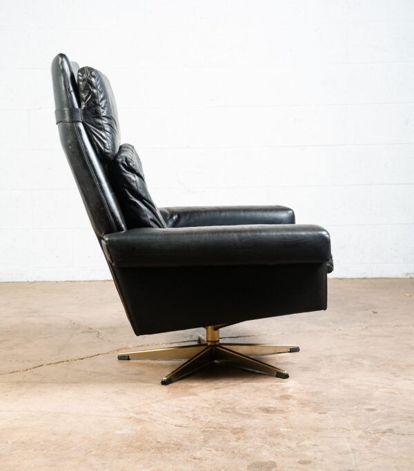 Mid Century Danish Modern Lounge Chair Georg Thams Black Leather Denmark Swivel - Image 4