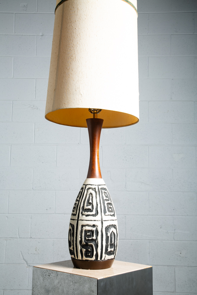 Mid Century Modern Table Lamp Abstract Ceramic Pottery White Black Round Wood - Image 3