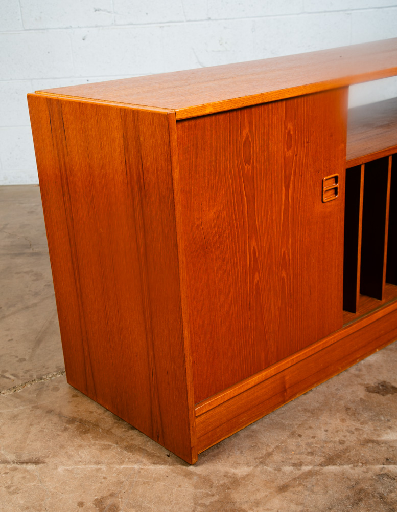 Mid Century Danish Modern Credenza Sliding Door Teak Media Sideboard Audio Low - Image 10