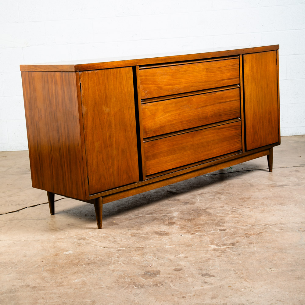 Mid Century Modern Credenza Dresser Cabinet Walnut Vintage Mcm American Bassett