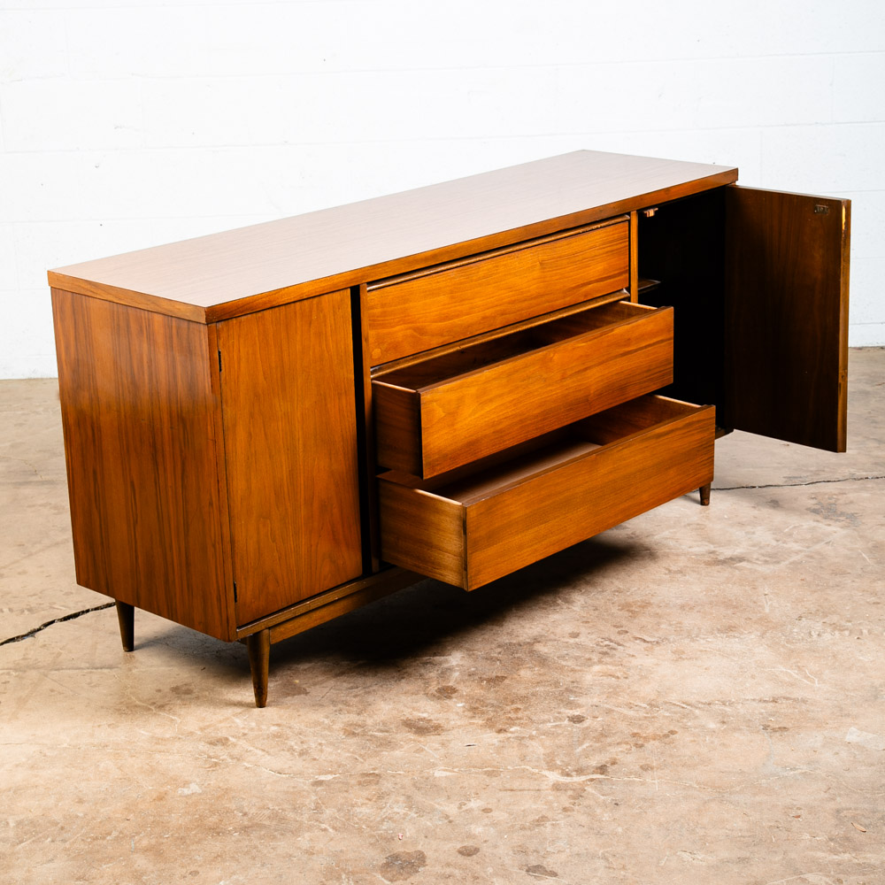 Mid Century Modern Credenza Dresser Cabinet Walnut Vintage Mcm American Bassett - Image 6