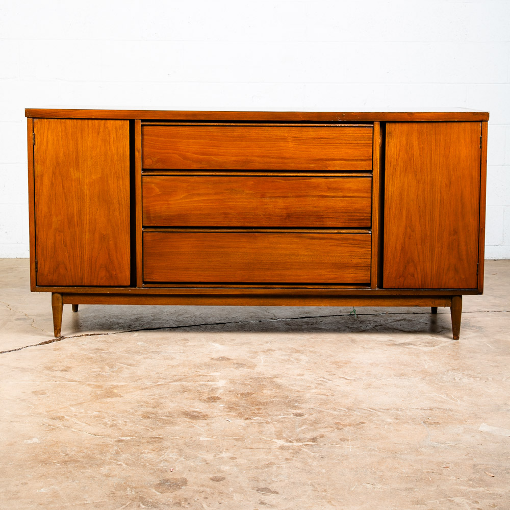 Mid Century Modern Credenza Dresser Cabinet Walnut Vintage Mcm American Bassett - Image 2