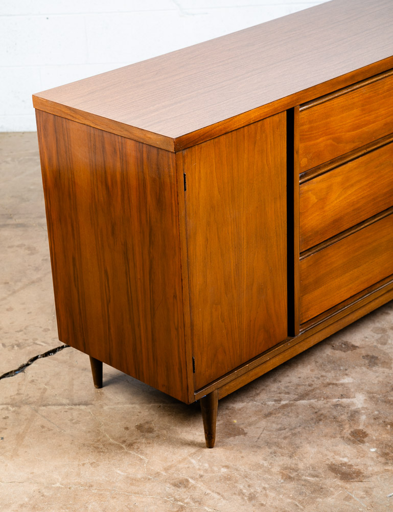 Mid Century Modern Credenza Dresser Cabinet Walnut Vintage Mcm American Bassett - Image 8