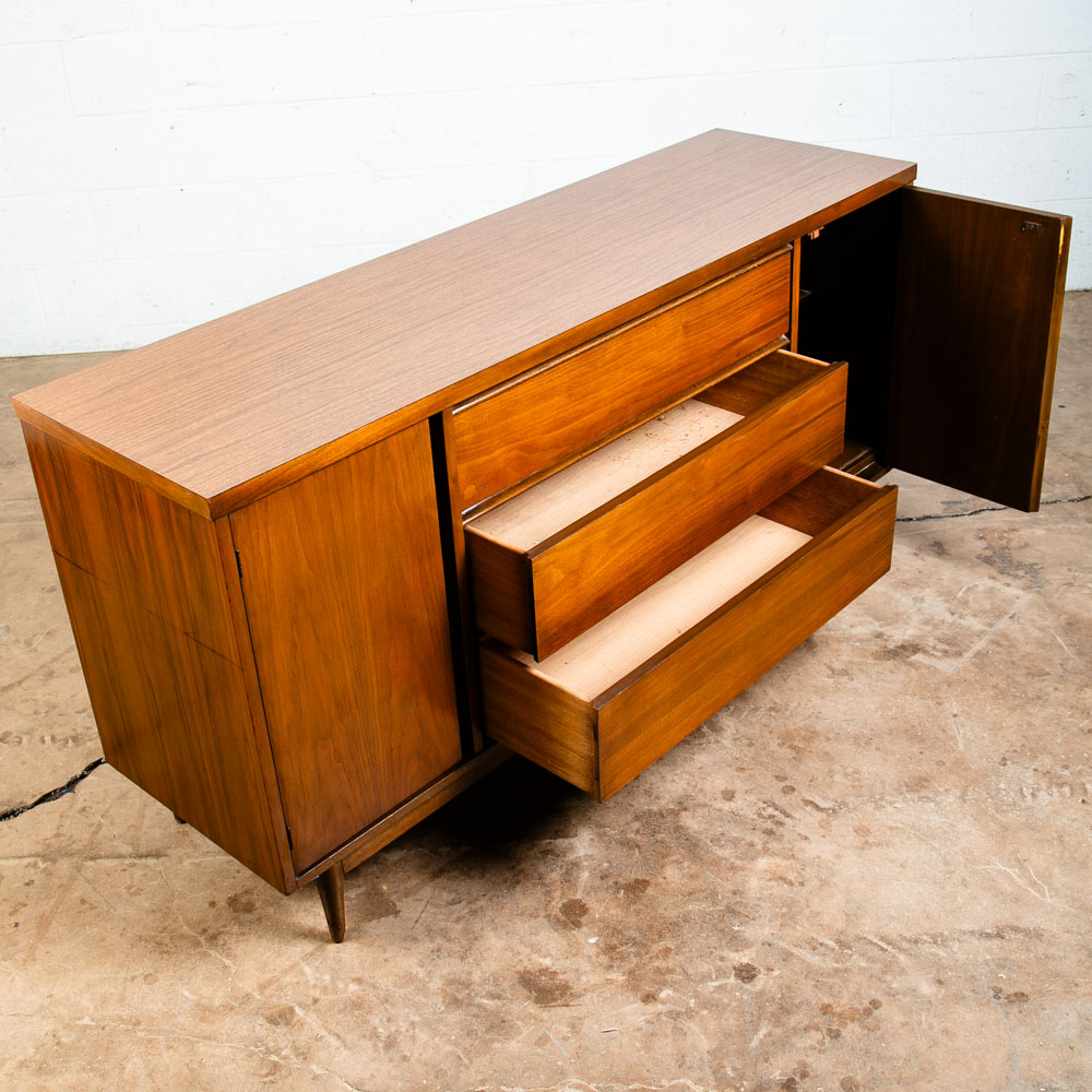 Mid Century Modern Credenza Dresser Cabinet Walnut Vintage Mcm American Bassett - Image 5