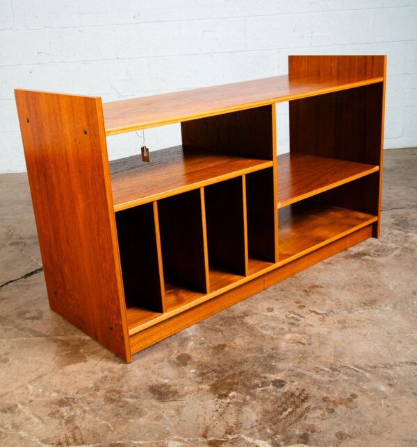 Mid Century Danish Modern Cabinet Credenza Teak Media Sideboard Audio Low LP Hifi - Image 4