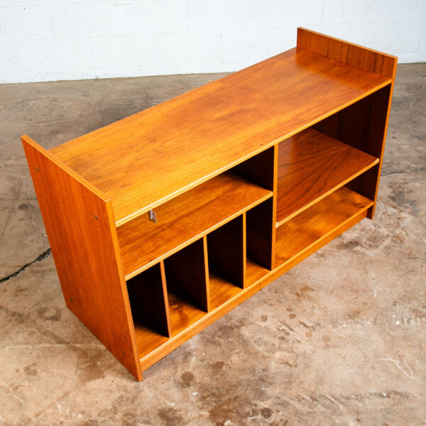 Mid Century Danish Modern Cabinet Credenza Teak Media Sideboard Audio Low LP Hifi - Image 5