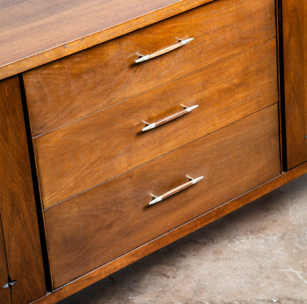 Mid Century Modern Credenza Cabinet Broyhill Saga Wide 3 Drawer Walnut Solid Mcm - Image 4