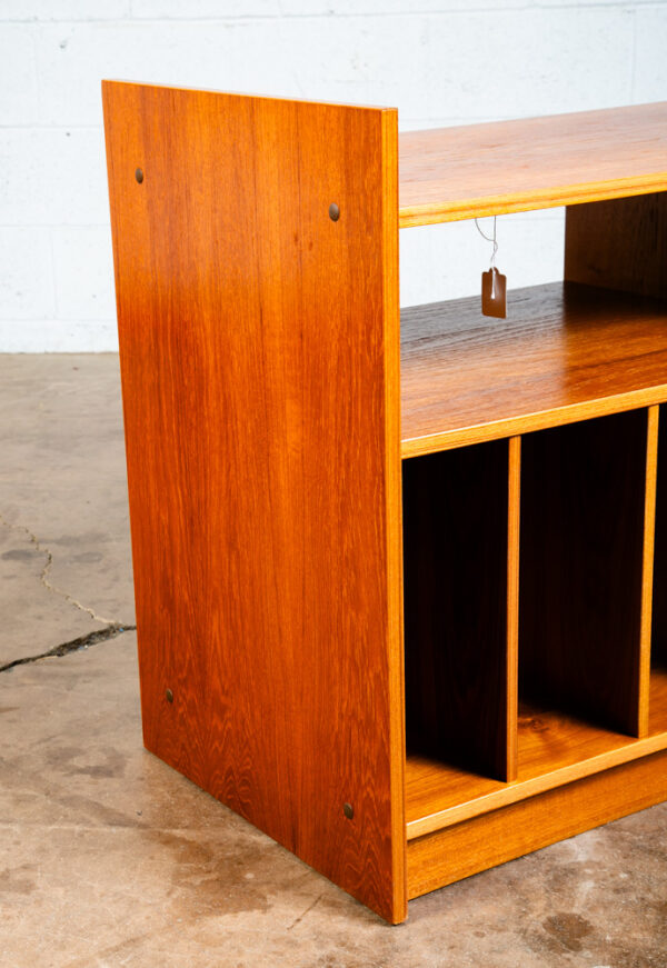 Mid Century Danish Modern Cabinet Credenza Teak Media Sideboard Audio Low LP Hifi - Image 7