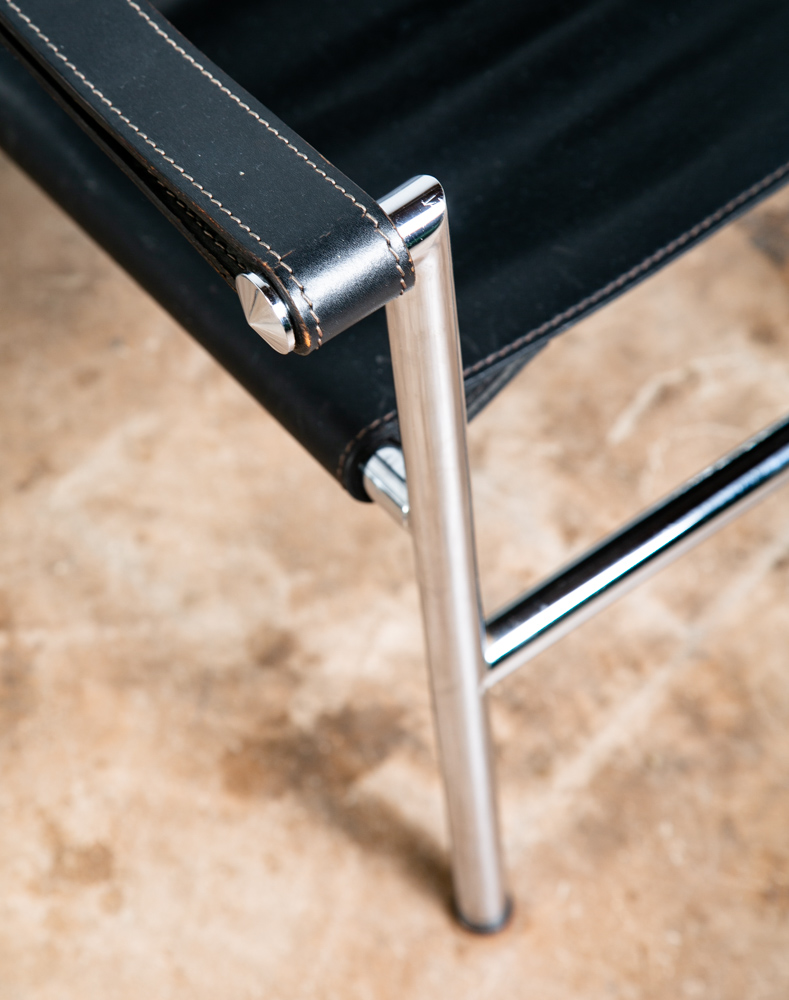 Mid Century Modern Lounge Chairs La Corbusier LC1 Black Leather Alivar Italy NM - Image 9