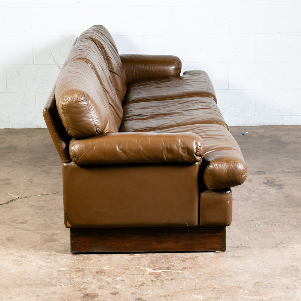 Mid Century Modern Sofa Couch Brown Leather 70s 80s Platform Vintage Arms Plush - Image 5