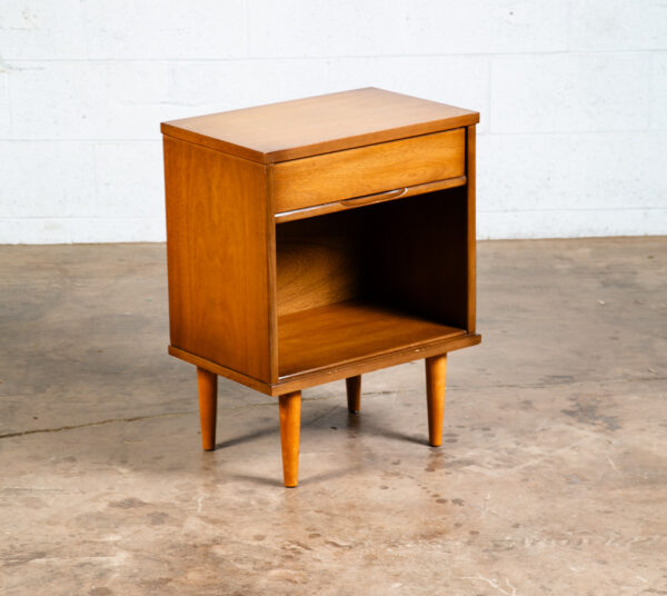 Mid Century Modern Nightstand End Side Table Broyhill Walnut Drawer Vintage Mint