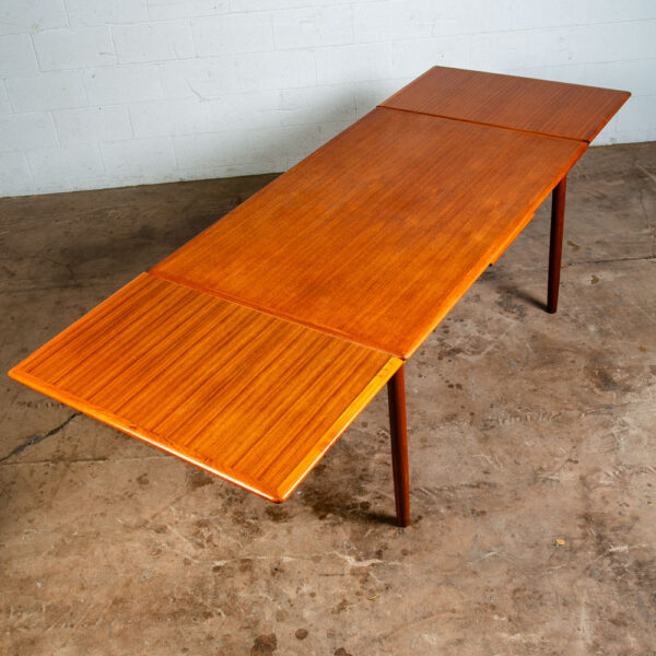Mid Century Danish Modern Dining Table Denmark Teak Wood Extension Draw Leaf NM - Image 3