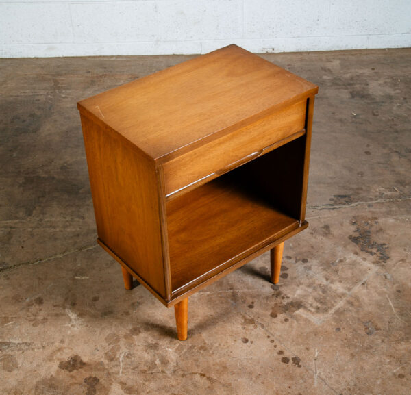 Mid Century Modern Nightstand End Side Table Broyhill Walnut Drawer Vintage Mint - Image 7