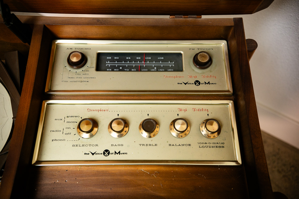 Mid Century Modern Credenza Stereo Console Voice of Music Walnut Record Player - Image 6