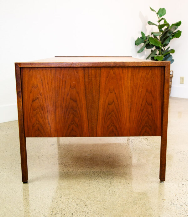 Mid Century Modern Desk Executive Jens Risom Walnut Leather Large Mcm Floating - Image 5