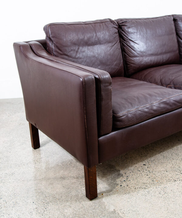 Mid Century Danish Modern Sofa Couch Leather 3 Seater Burgundy Brown Wood Legs - Image 5