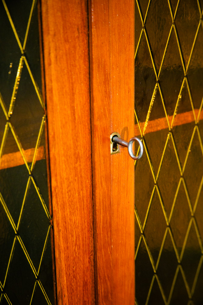 Mid Century Danish Modern Corner Cabinet Teak Wood Bar Denmark Locking Glass Mcm - Image 7