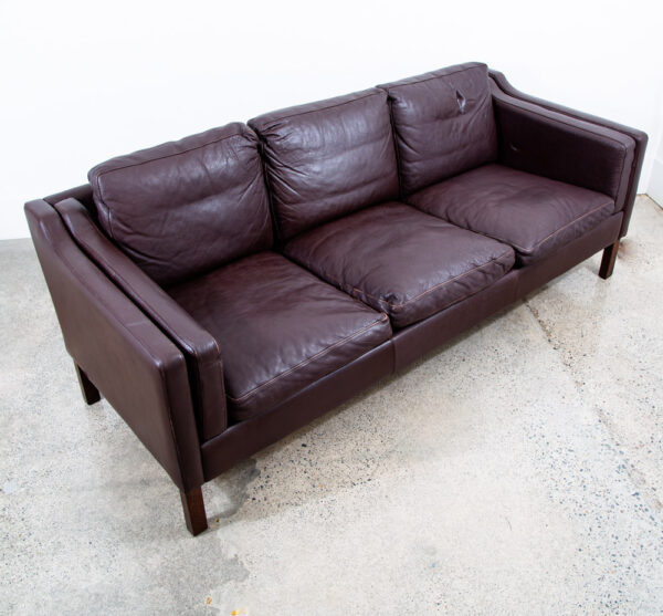 Mid Century Danish Modern Sofa Couch Leather 3 Seater Burgundy Brown Wood Legs